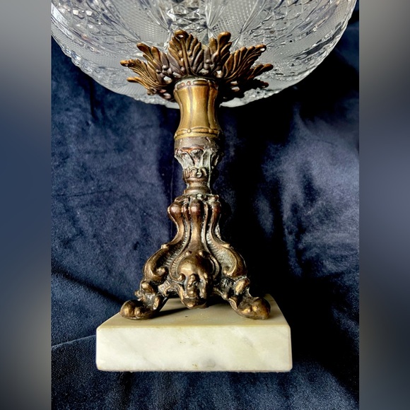 Vintage Hollywood Regency Style Cut Crystal Compote with Ornate Brass Pedestal - Picture 5 of 8
